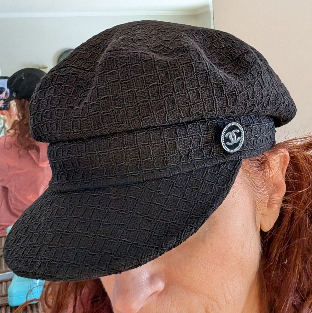Chanel Black Tweed Newsboy Cap With Cc Button Detail